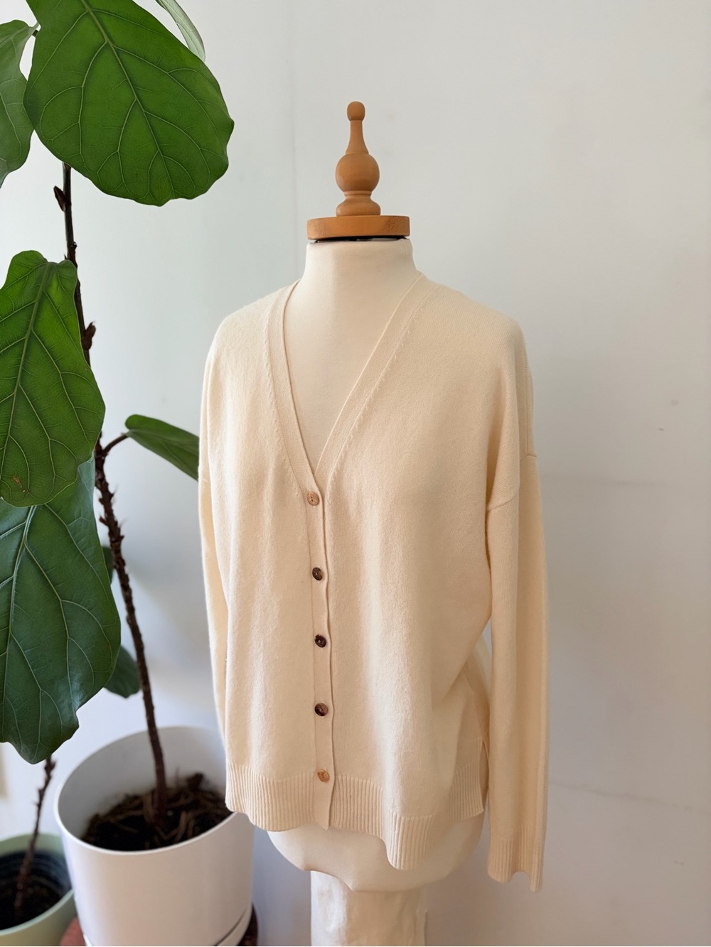 J. McLaughlin 100% Cashmere Cardigan Sweater Coastal Grandmother Cottagecore